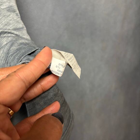 Under Armour HeatGear Gray V-Neck Tee 1X Plus Size Activewear Shirt Gorpcore Gym - Picture 8 of 11